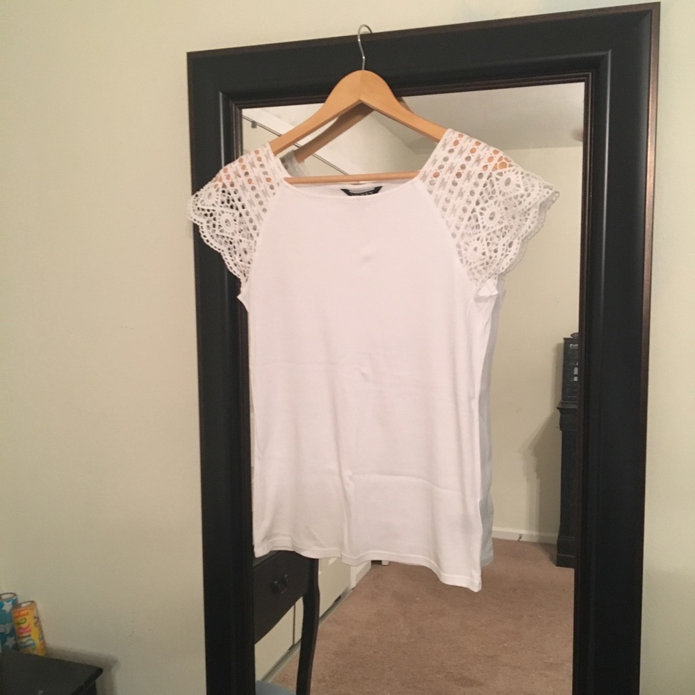 NWOT LAUREN Ralph Lauren Lace Sleeve Top